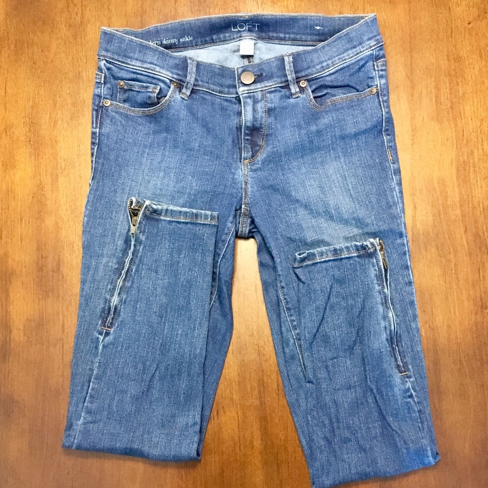 LOFT ankle length skinny jeans with zipped